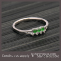 Sun Green Warna Icy Jadeite Engagement Ring